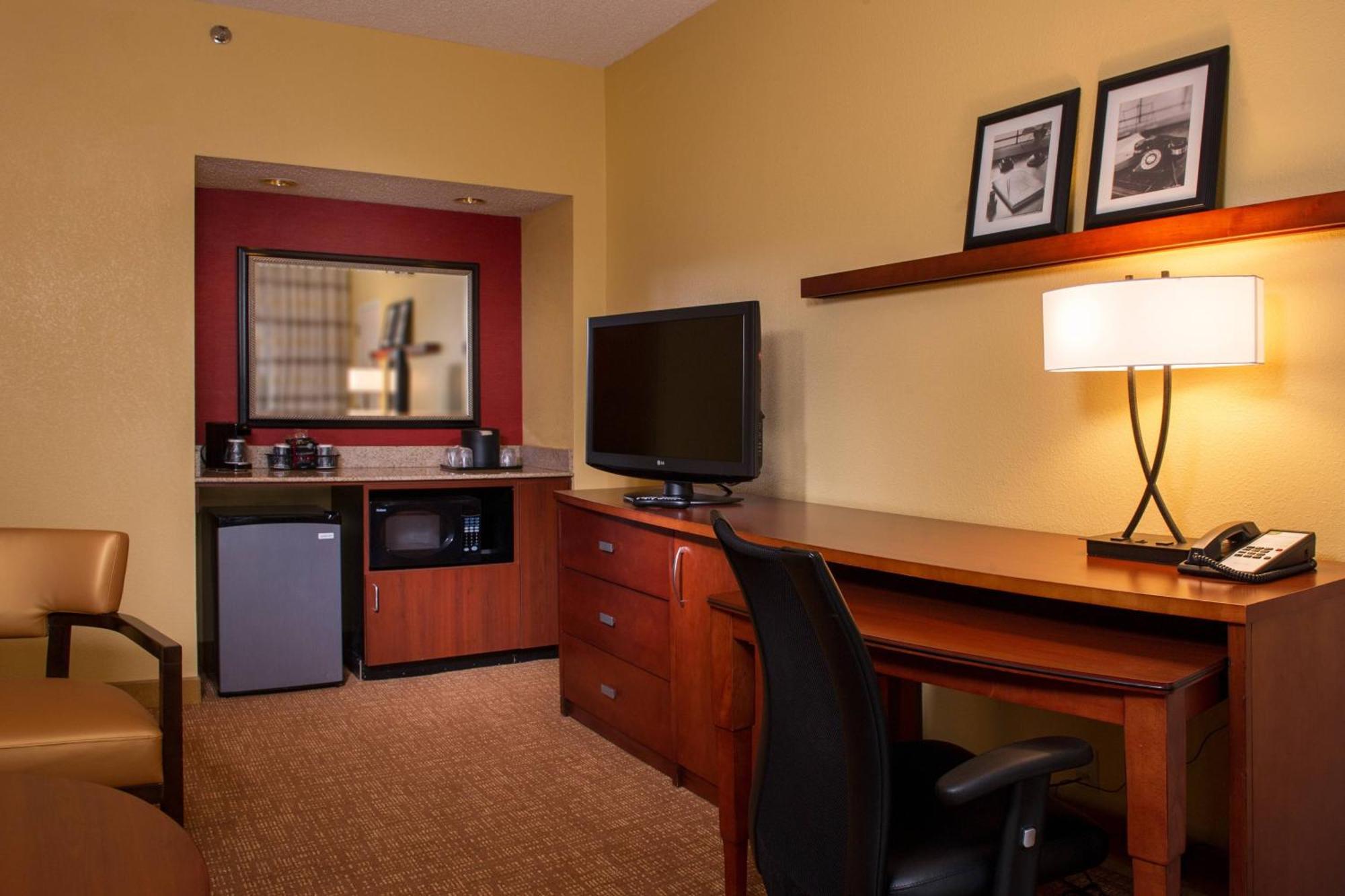 Courtyard By Marriott Richmond West Hotel Dumbarton Luaran gambar